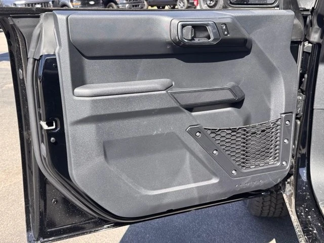 2026 Ford Bronco 6th Gen - Image 15 of 21