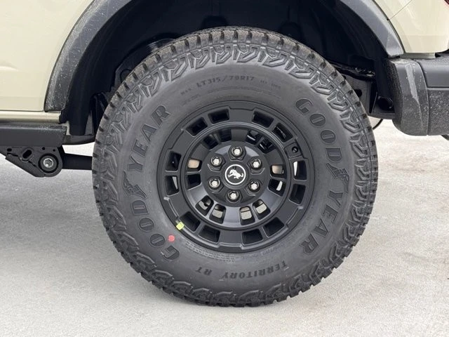 2026 Ford Bronco 6th Gen - Image 14 of 21