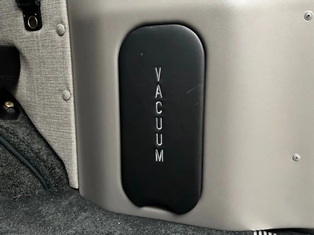 2026 Ford Explorer 6th Gen - Image 11 of 12