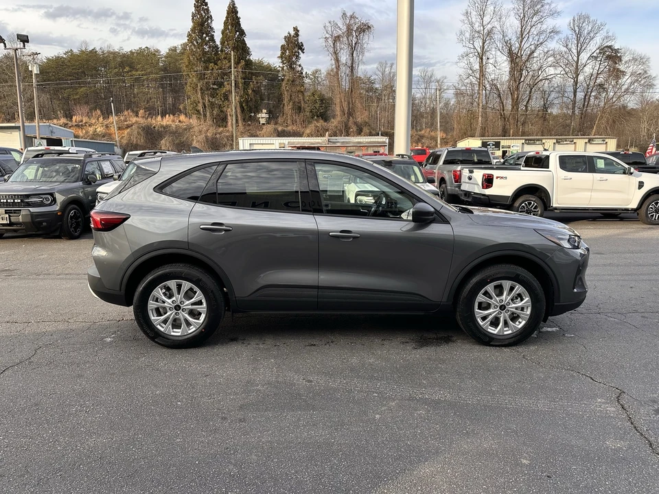 2026 Ford Escape - Image 5 of 21