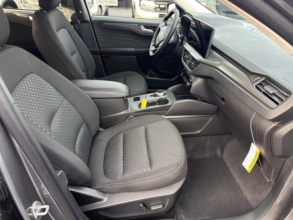 2026 Ford Escape - Image 14 of 21