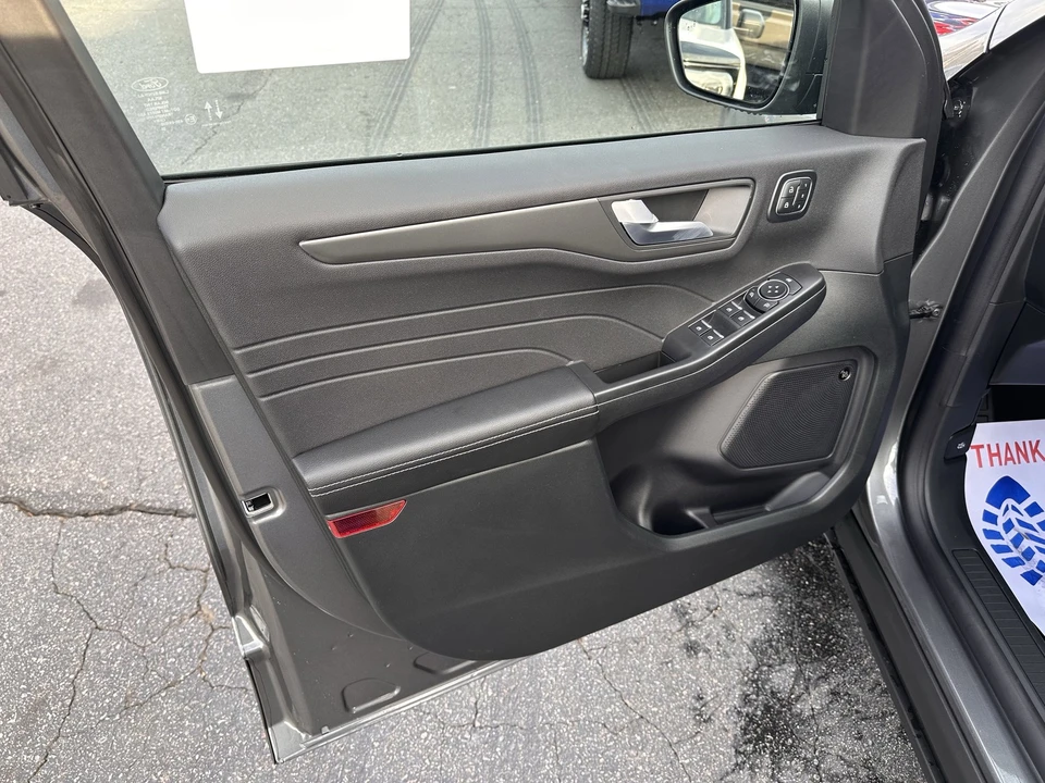 2026 Ford Escape - Image 9 of 21