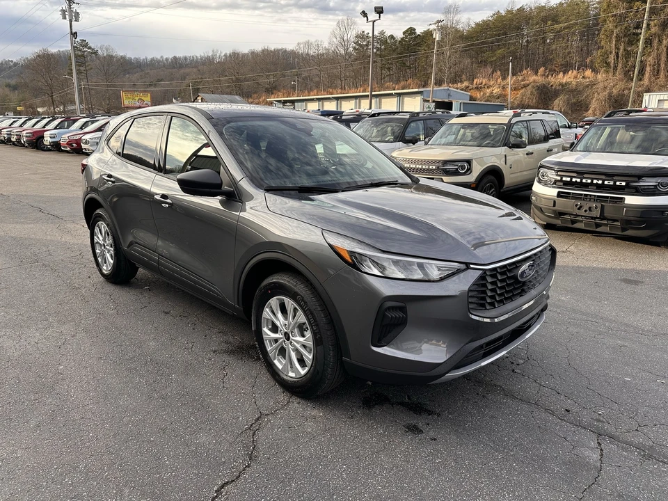 2026 Ford Escape - Image 4 of 21