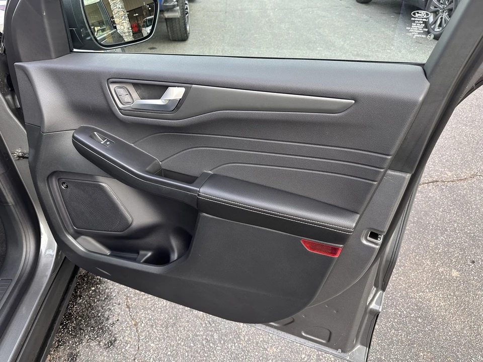2026 Ford Escape - Image 13 of 21