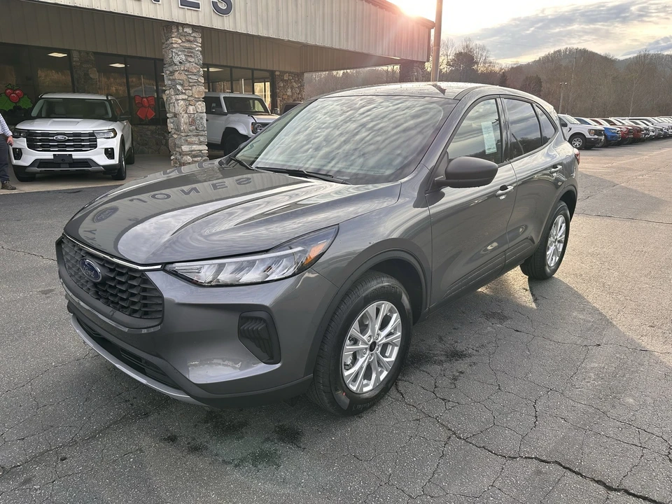 2026 Ford Escape - Image 2 of 21