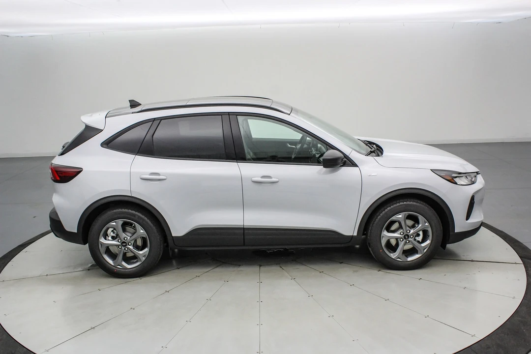 2026 Ford Escape - Image 4 of 21