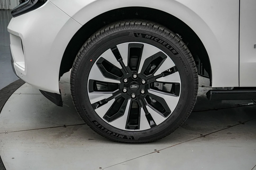 2026 Ford Expedition 5th Gen - Image 11 of 21