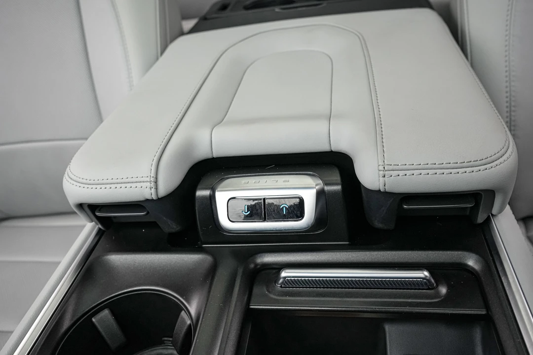 2026 Ford Expedition 5th Gen - Image 17 of 21