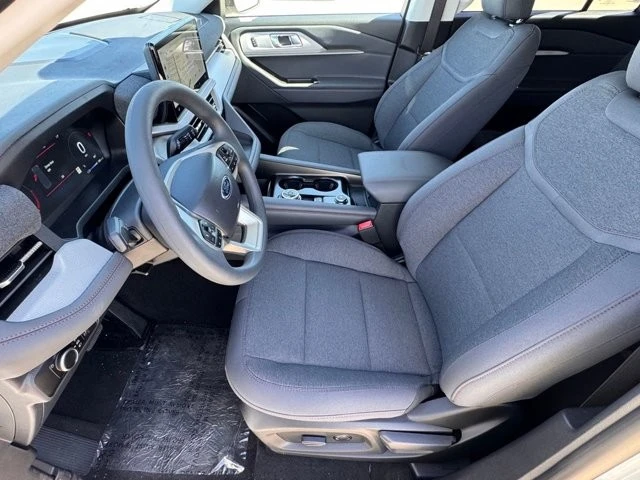 2026 Ford Explorer 6th Gen - Image 17 of 21