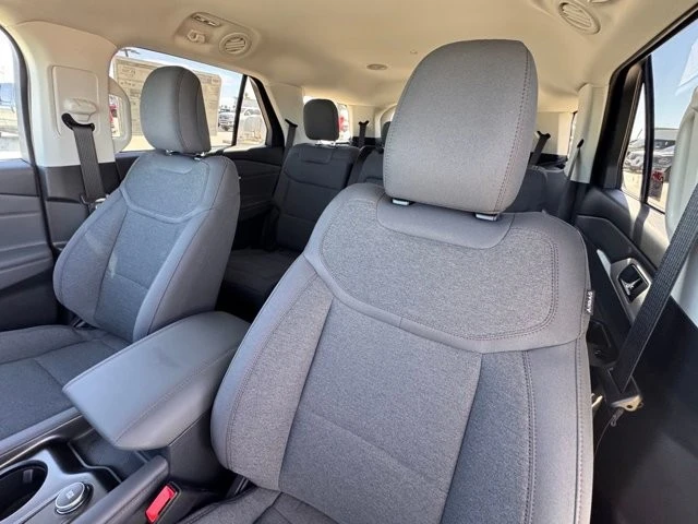 2026 Ford Explorer 6th Gen - Image 18 of 21