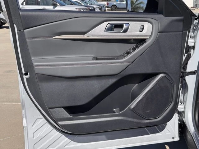 2026 Ford Explorer 6th Gen - Image 15 of 21