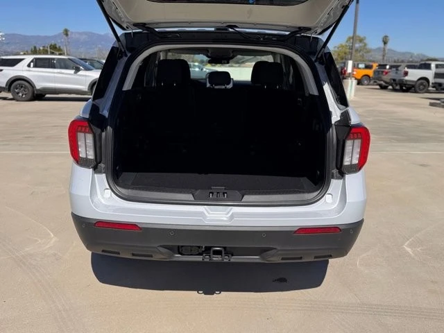 2026 Ford Explorer 6th Gen - Image 13 of 21