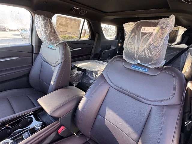 2026 Ford Explorer 6th Gen - Image 18 of 21