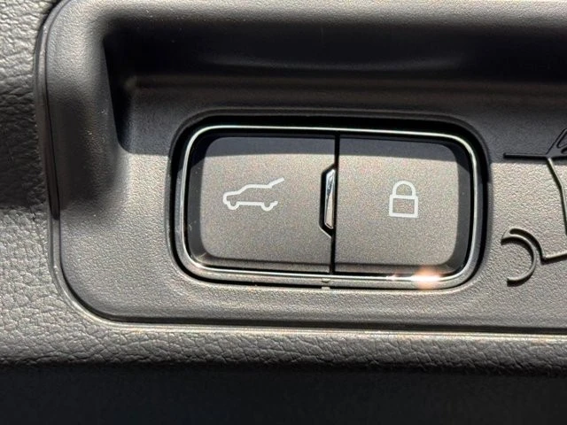 2026 Ford Explorer 6th Gen - Image 14 of 21