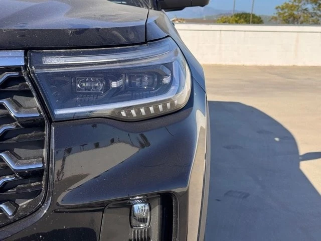 2026 Ford Explorer 6th Gen - Image 8 of 21