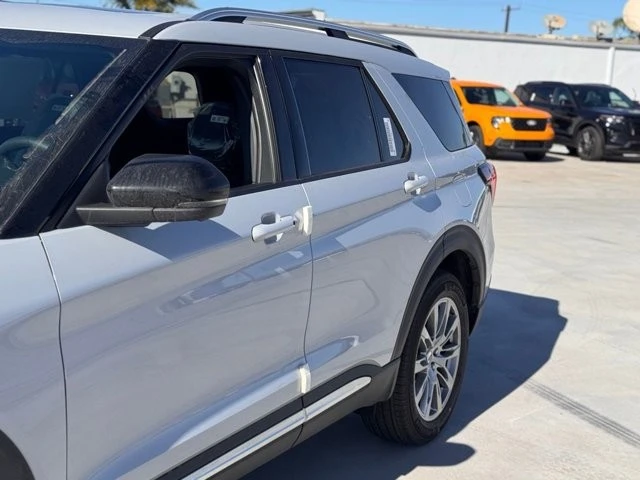2026 Ford Explorer 6th Gen - Image 9 of 12