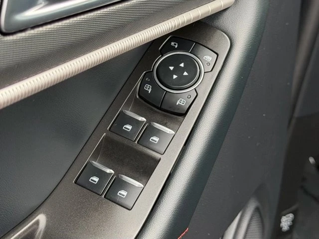 2026 Ford Explorer 6th Gen - Image 15 of 31