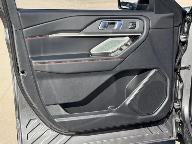 2026 Ford Explorer 6th Gen - Image 16 of 21
