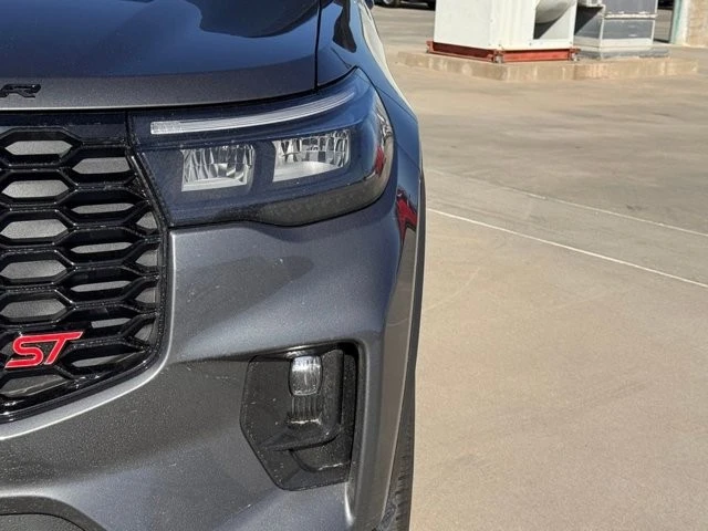 2026 Ford Explorer 6th Gen - Image 8 of 21