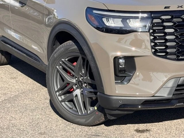 2026 Ford Explorer 6th Gen - Image 4 of 21