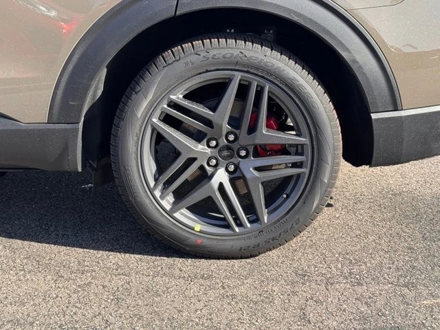 2026 Ford Explorer 6th Gen - Image 15 of 21