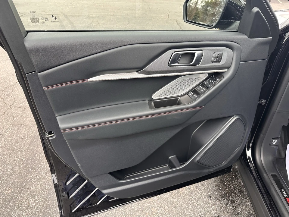 2026 Ford Explorer 6th Gen - Image 9 of 31
