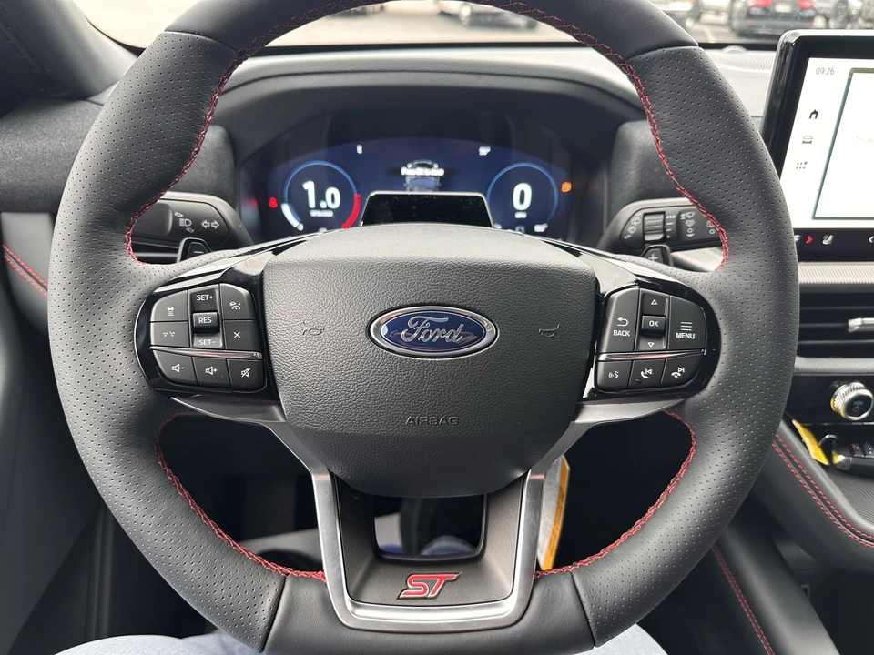2026 Ford Explorer 6th Gen - Image 20 of 31