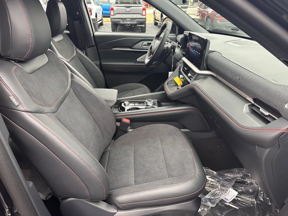 2026 Ford Explorer 6th Gen - Image 14 of 31