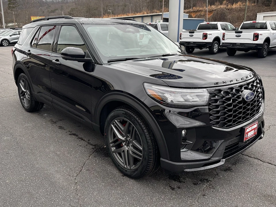 2026 Ford Explorer 6th Gen - Image 4 of 31