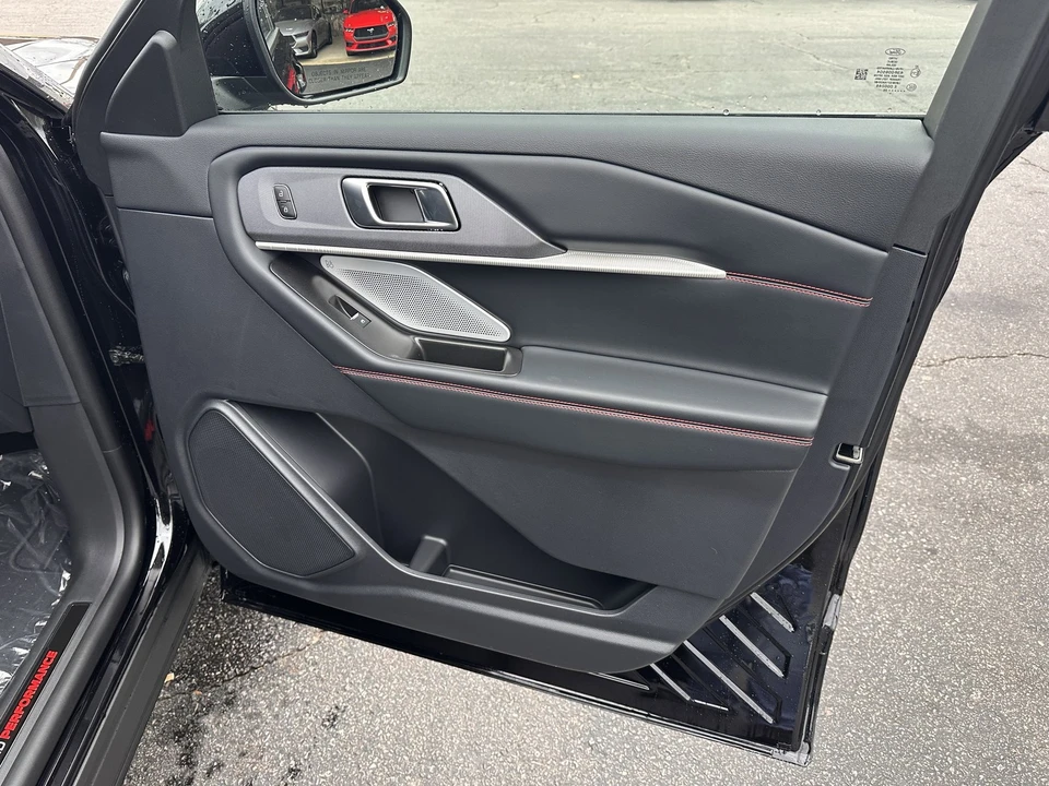 2026 Ford Explorer 6th Gen - Image 13 of 31