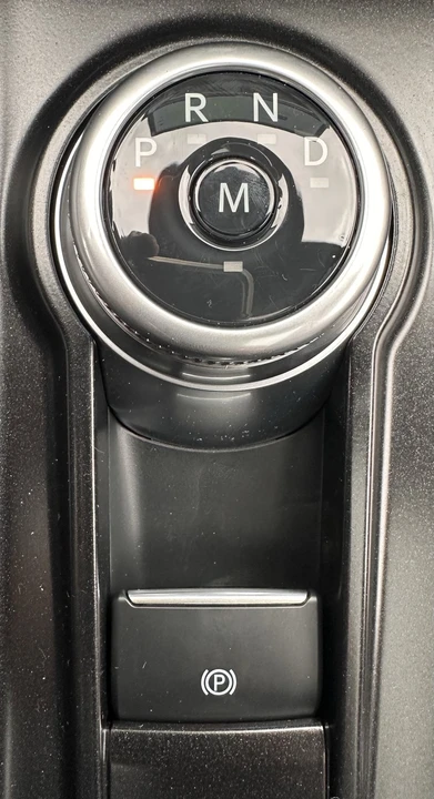 2026 Ford Explorer 6th Gen - Image 28 of 31