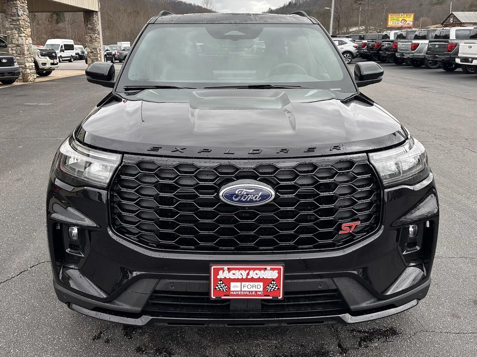 2026 Ford Explorer 6th Gen - Image 3 of 31