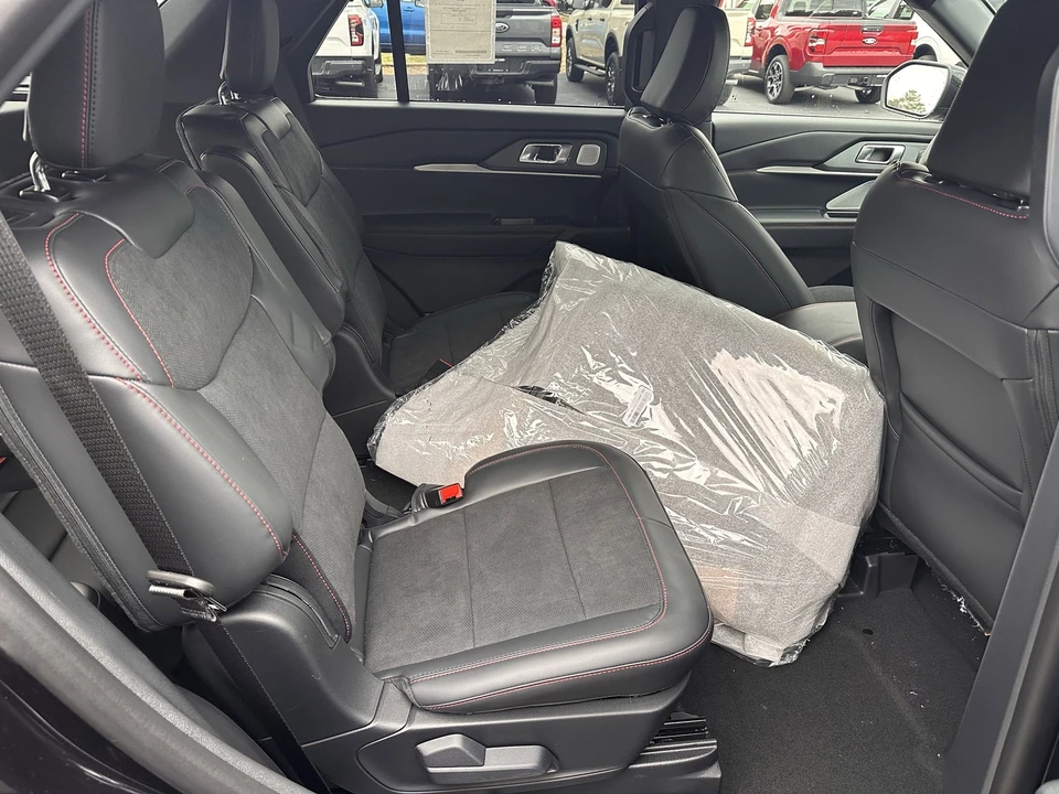 2026 Ford Explorer 6th Gen - Image 16 of 31