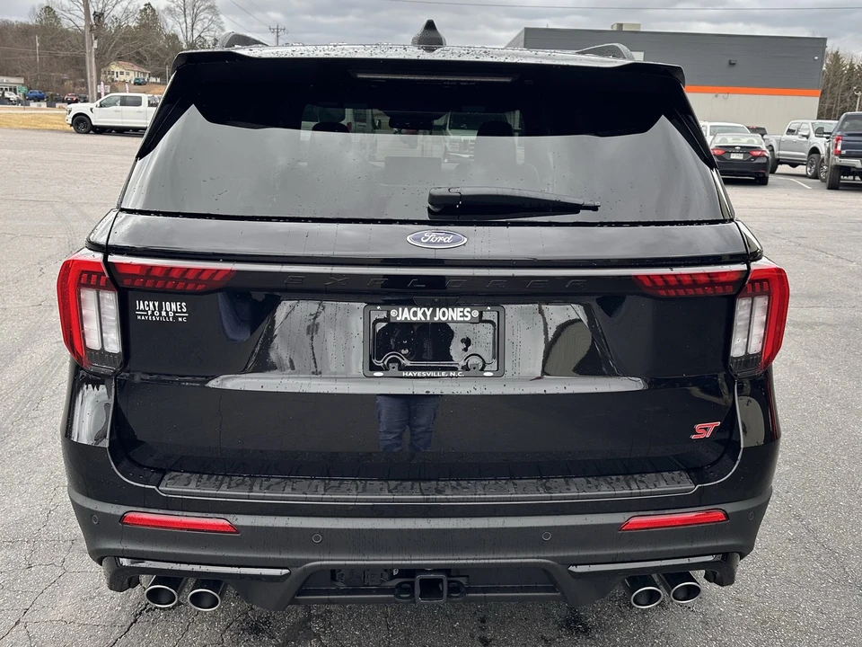 2026 Ford Explorer 6th Gen - Image 7 of 31