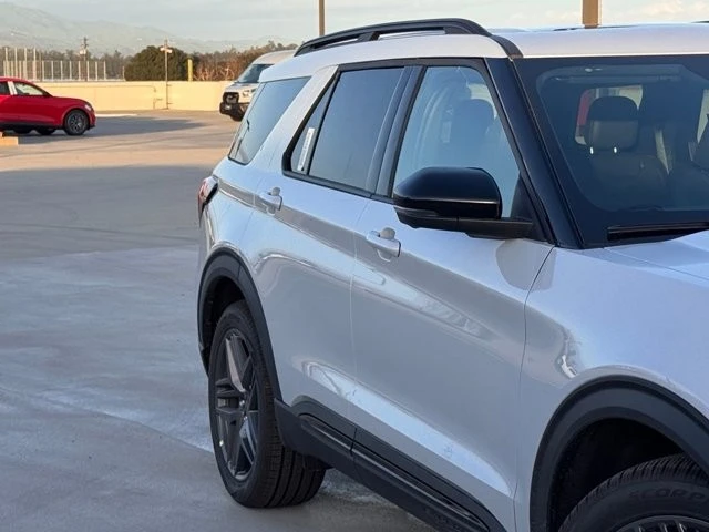 2026 Ford Explorer 6th Gen - Image 5 of 21