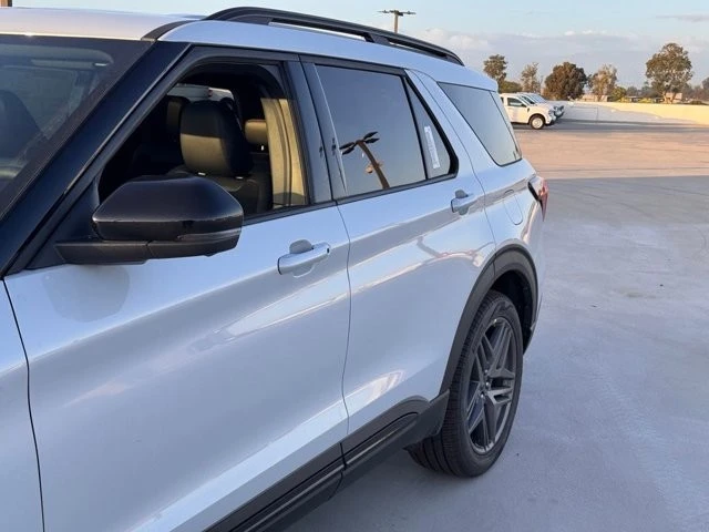 2026 Ford Explorer 6th Gen - Image 9 of 21