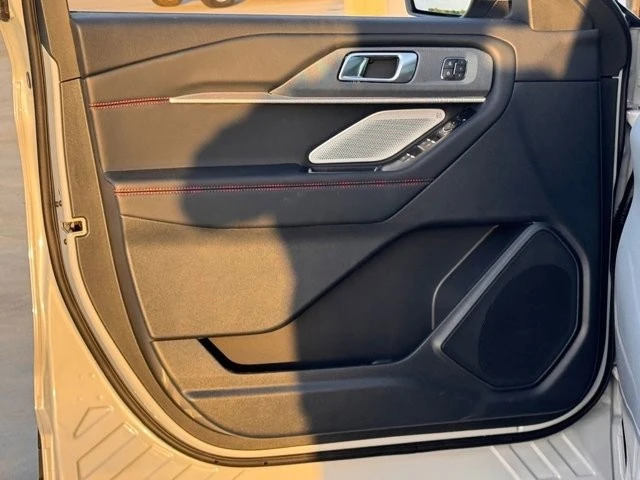 2026 Ford Explorer 6th Gen - Image 16 of 21