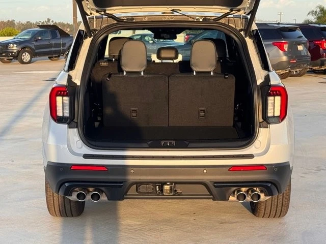 2026 Ford Explorer 6th Gen - Image 13 of 21