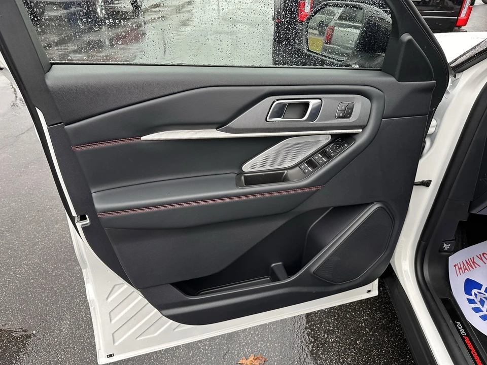 2026 Ford Explorer 6th Gen - Image 9 of 21