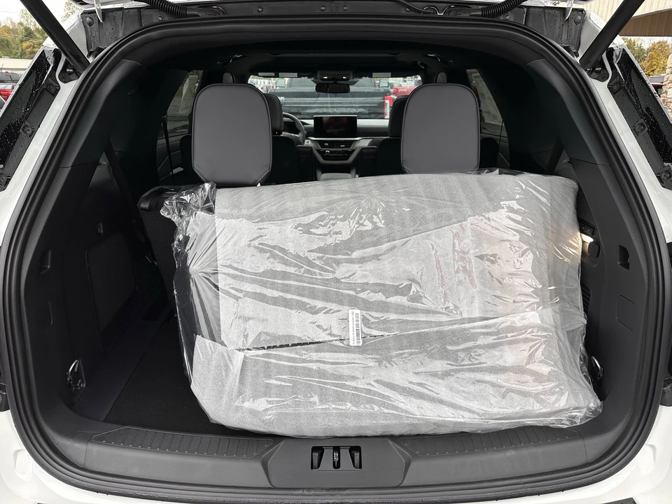 2026 Ford Explorer 6th Gen - Image 17 of 21