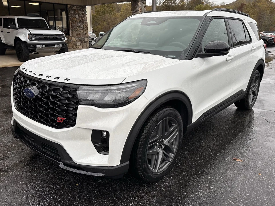 2026 Ford Explorer 6th Gen - Image 2 of 21