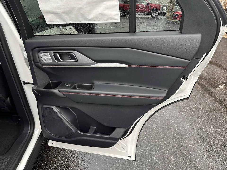 2026 Ford Explorer 6th Gen - Image 15 of 21
