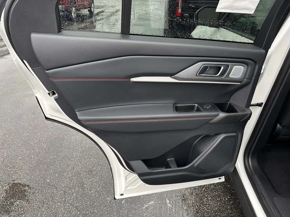 2026 Ford Explorer 6th Gen - Image 11 of 21