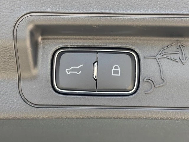 2026 Ford Explorer 6th Gen - Image 14 of 21
