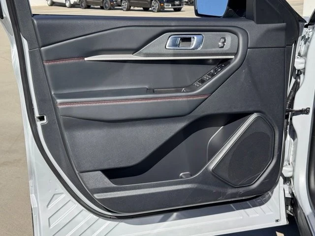 2026 Ford Explorer 6th Gen - Image 16 of 21
