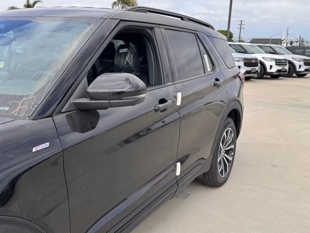 2026 Ford Explorer 6th Gen - Image 9 of 21