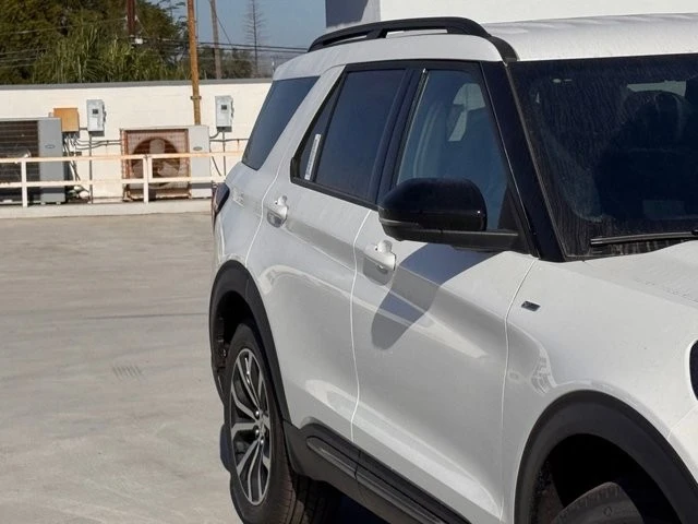 2026 Ford Explorer 6th Gen - Image 5 of 21