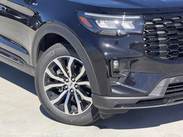 2026 Ford Explorer 6th Gen - Image 4 of 21