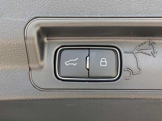 2026 Ford Explorer 6th Gen - Image 14 of 21