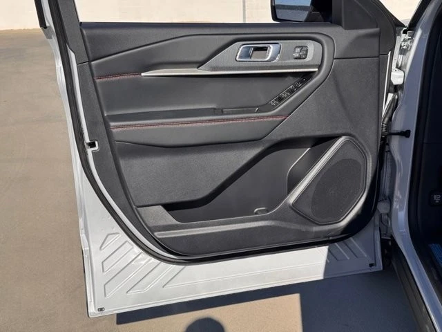 2026 Ford Explorer 6th Gen - Image 15 of 21